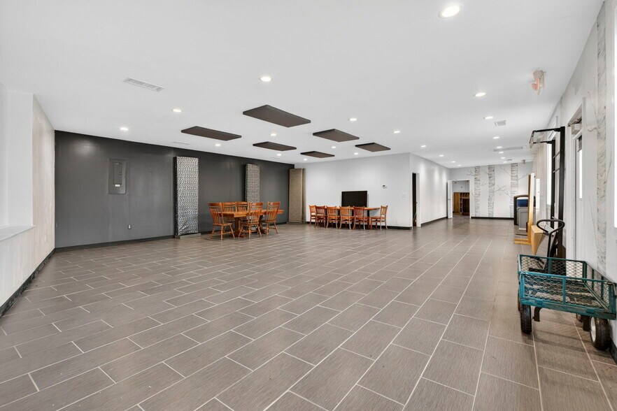 More Photos Of 11669 Lee Hwy, Sperryville Restaurant For Sale