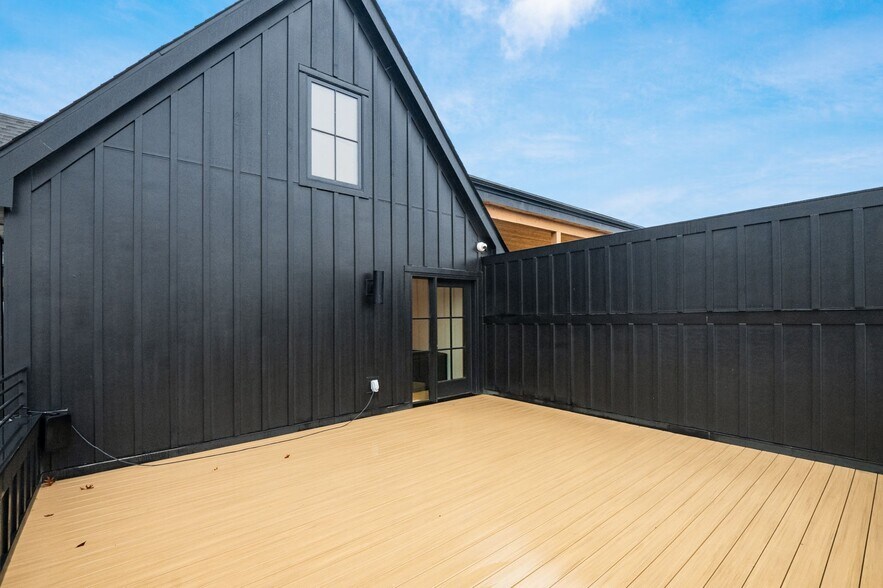 More Photos Of 1075 W 3rd Ave, Columbus Storefront Retail Office For Lease