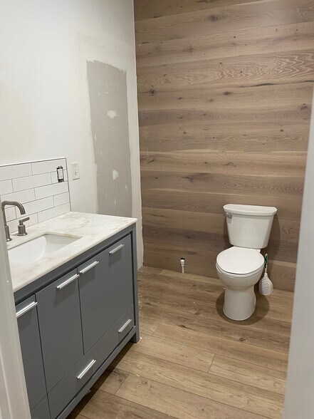 More Photos Of 15 S 7th Ave, Long Branch Self Storage For Lease