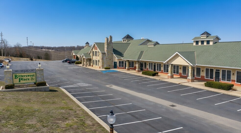 More Photos Of 4466 Horseshoe Bend Pky, Village Of Four Seasons General Retail For Sale