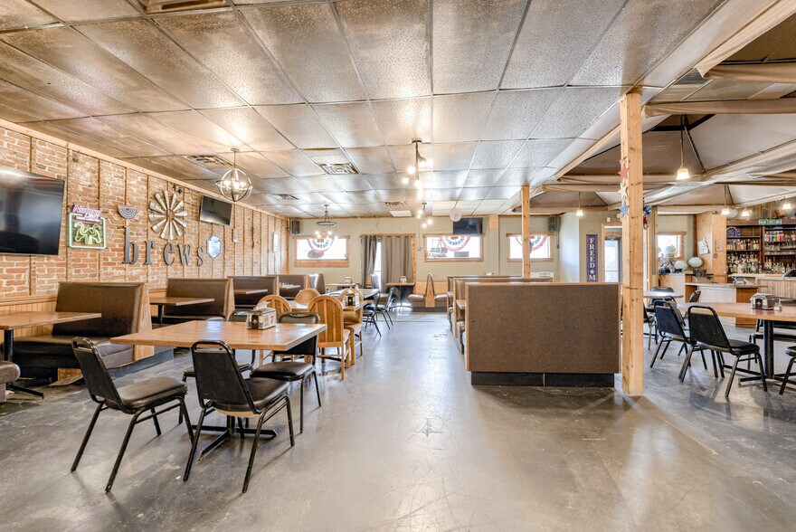 More Photos Of 644 Main St, North Bend Restaurant For Sale