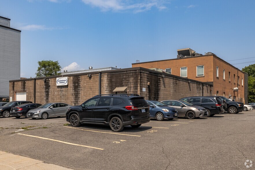 More Photos Of 300 Parkdale Ave, Ottawa Office For Sale