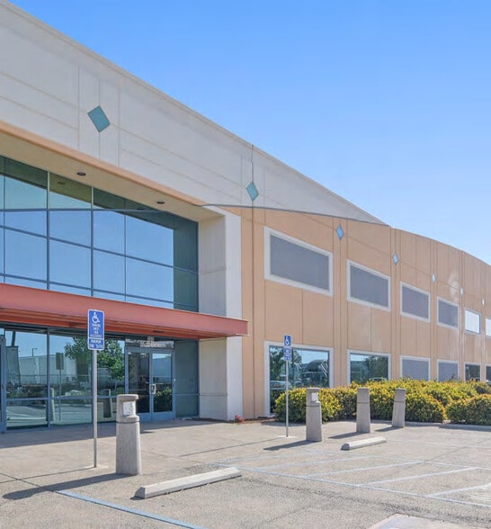 More Photos Of 2323 Avenida Costa Este, San Diego Warehouse For Lease