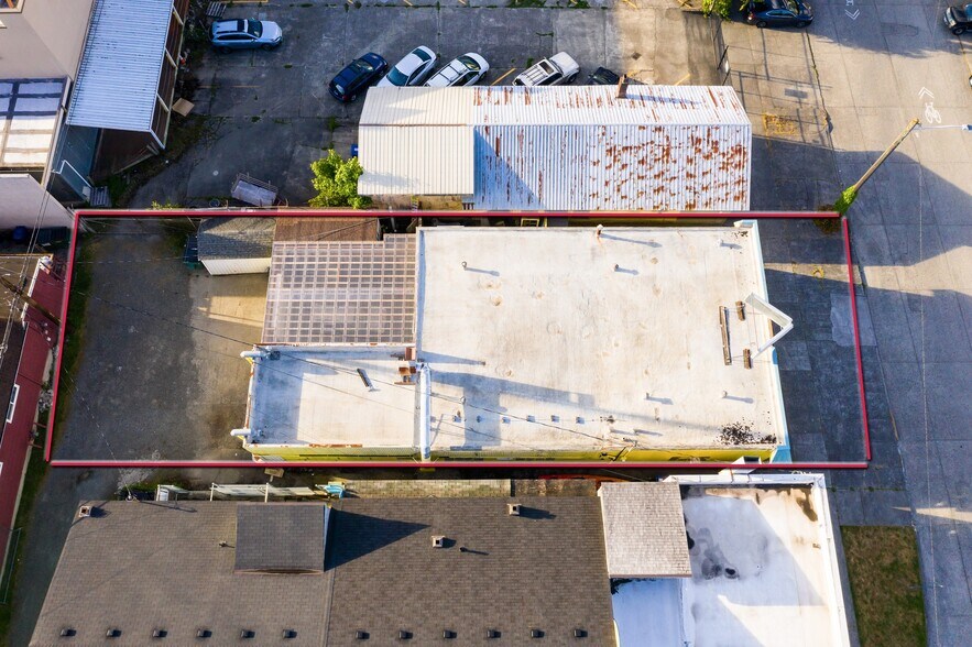 Primary Photo Of 4623 36th Ave SW, Seattle Auto Repair For Sale