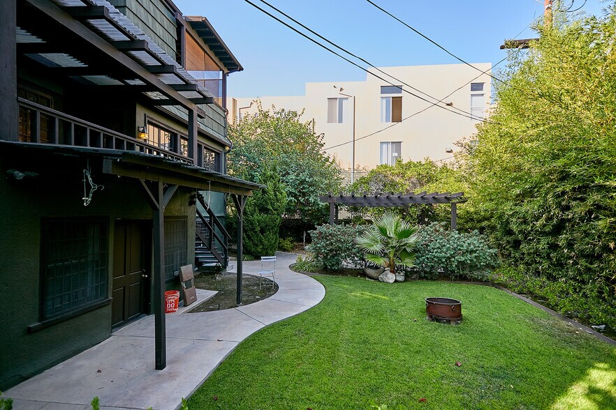 More Photos Of 658 S Bronson Ave, Los Angeles Office Residential For Sale