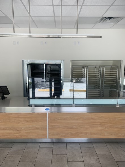 More Photos Of 6011 SE Abshier Blvd, Belleview Freestanding For Lease