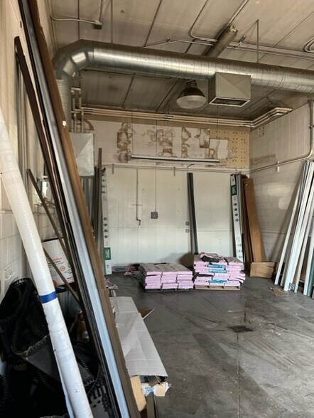 More Photos Of 3075 N Plaza Dr, Rapid City Distribution For Lease