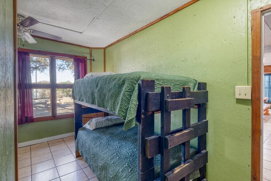 More Photos Of 49 Encino Dr, Concan Convenience Store For Sale