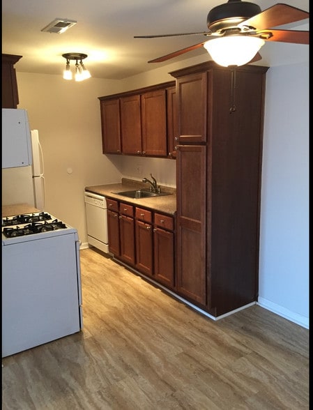 More Photos Of 17100 Clinton River Rd, Clinton Township Apartments For Sale