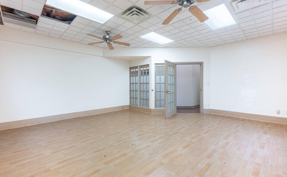 More Photos Of 1956-1964 E Whipp Rd, Dayton Medical For Lease
