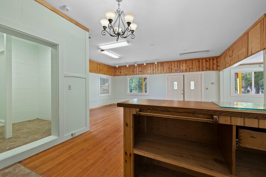 More Photos Of 1137 CA-4 Hwy, Arnold General Retail For Sale