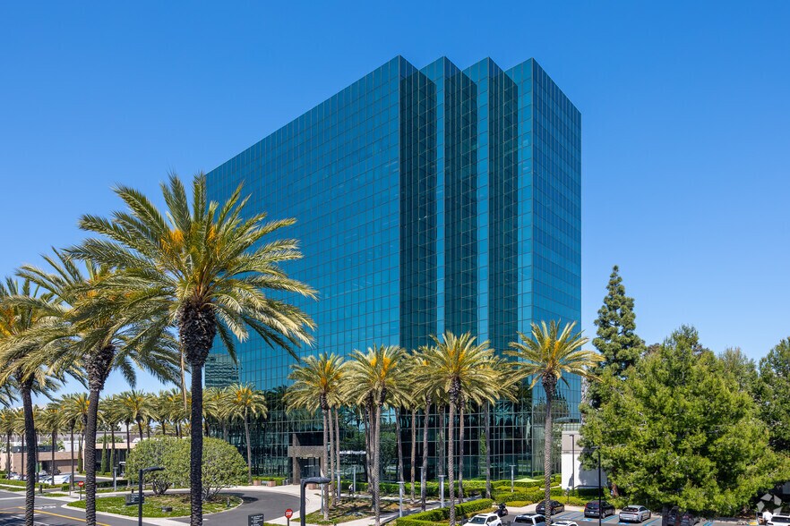 More Photos Of 3200 Park Center Dr, Costa Mesa Office For Lease