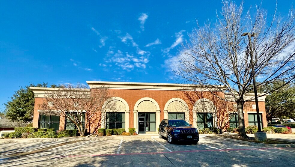 More Photos Of 2560 SW Grapevine Pky, Grapevine Office For Lease