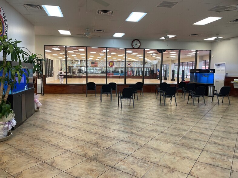 More Photos Of 1717 S Mason Rd, Katy Freestanding For Lease