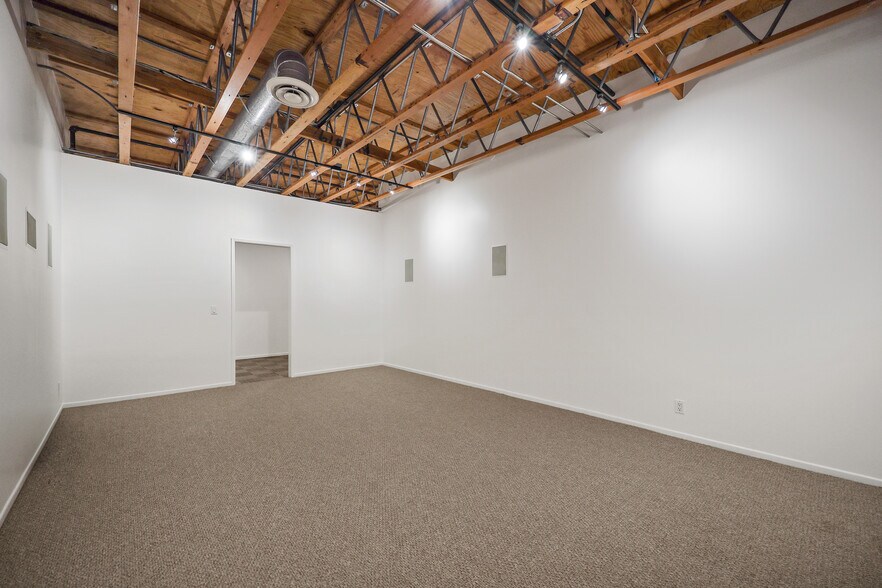 More Photos Of 1514 Abbot Kinney Blvd, Los Angeles Loft Creative Space For Lease