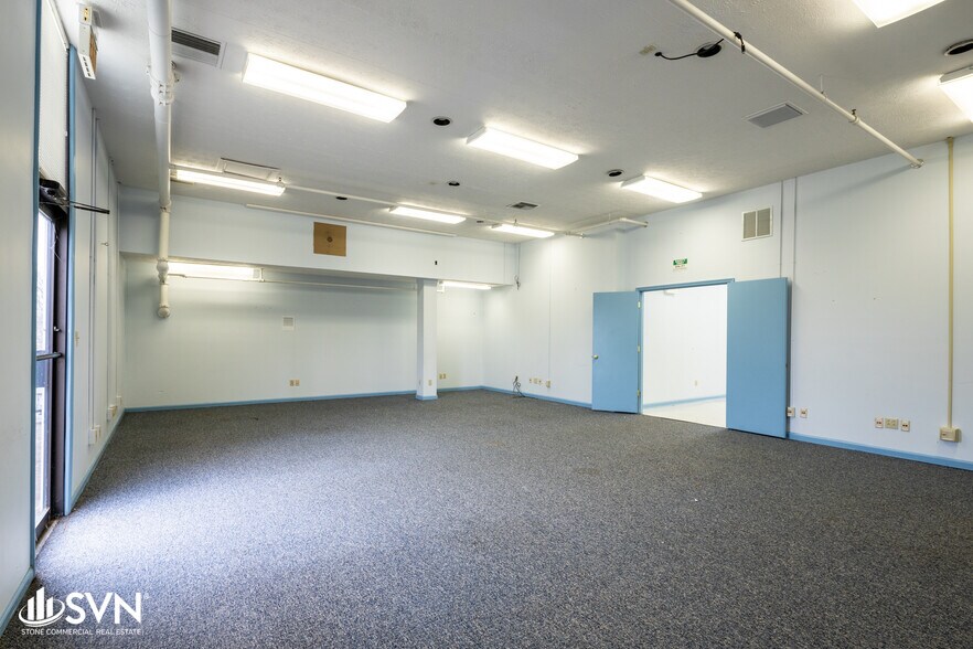 More Photos Of 1047 US Highway 127 S, Frankfort Medical For Lease