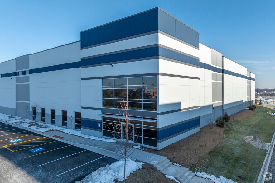 Primary Photo Of 757 N Independence Blvd, Romeoville Warehouse For Lease