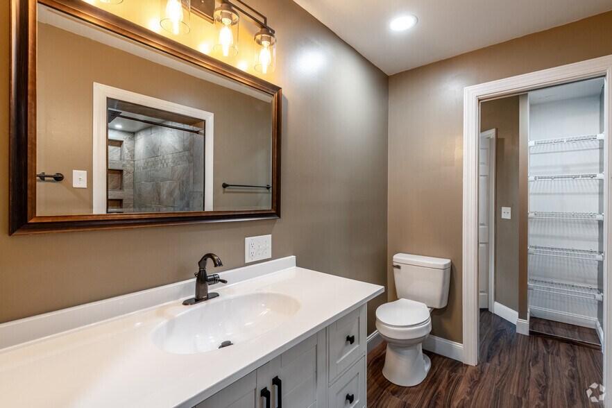 More Photos Of 218 Twin Oaks Rd, Akron Apartments For Sale