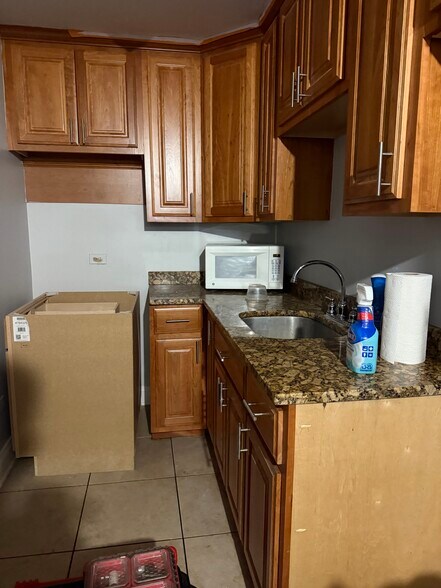 More Photos Of 5833 N Kenmore Ave, Chicago Apartments For Sale