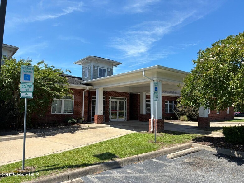 Primary Photo Of 1507 N Road St, Elizabeth City Medical For Lease