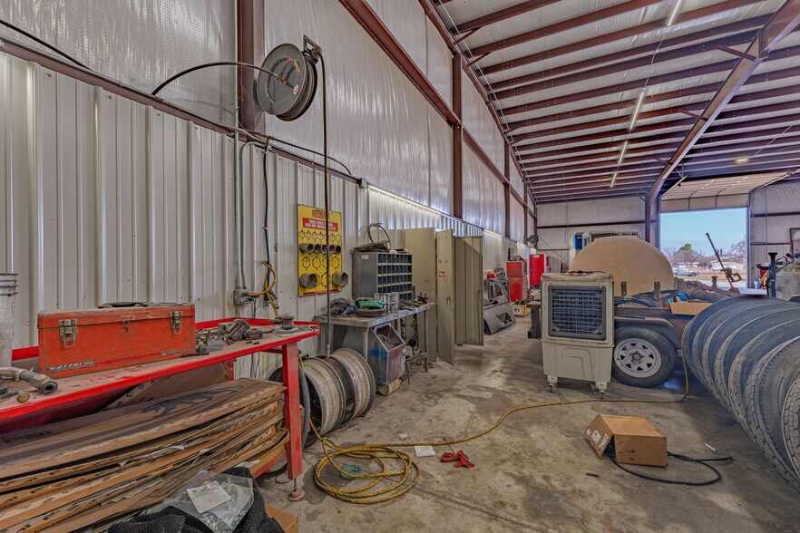 More Photos Of 4610 E Highway 199, Springtown General Retail For Sale