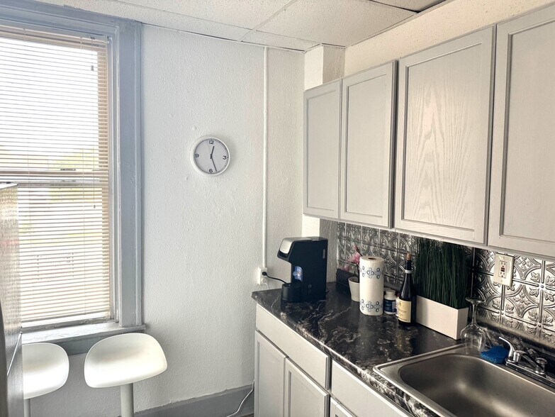 More Photos Of 2199 Lansing St, Detroit Apartments For Sale