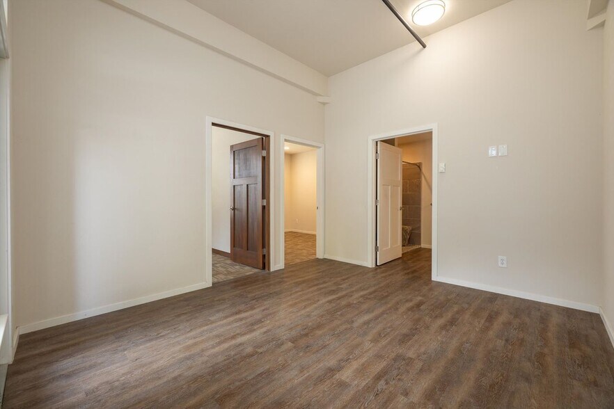 More Photos Of 1315 Dupont St, Bellingham Office Residential For Lease