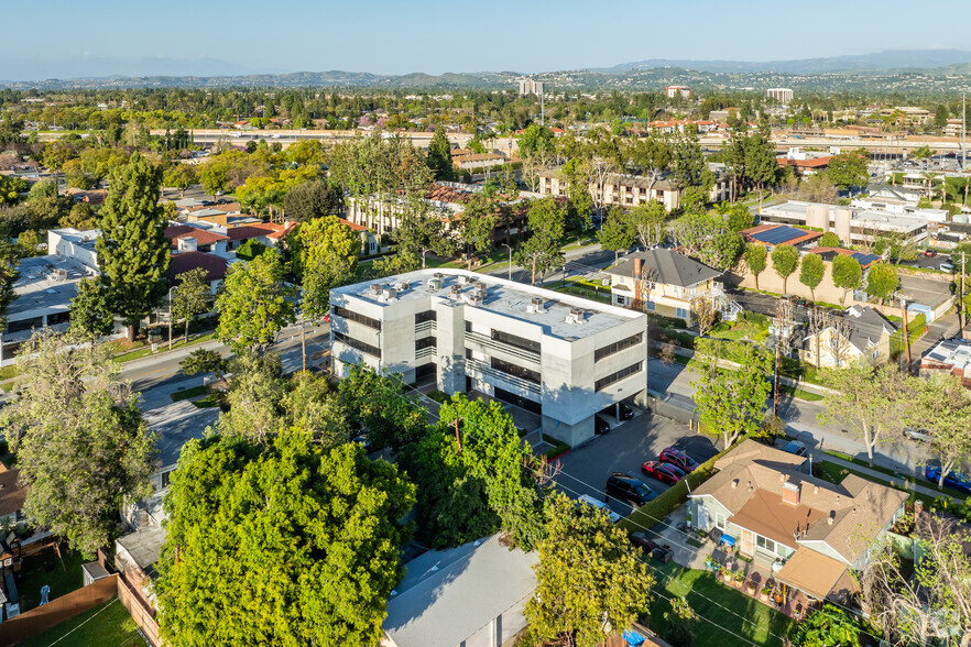 More Photos Of 1600 E 4th St, Santa Ana Office For Lease