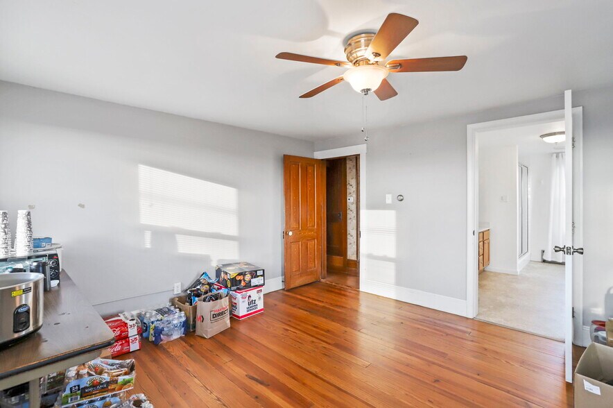 More Photos Of 14035 Pennsylvania Ave, Hagerstown Restaurant For Sale