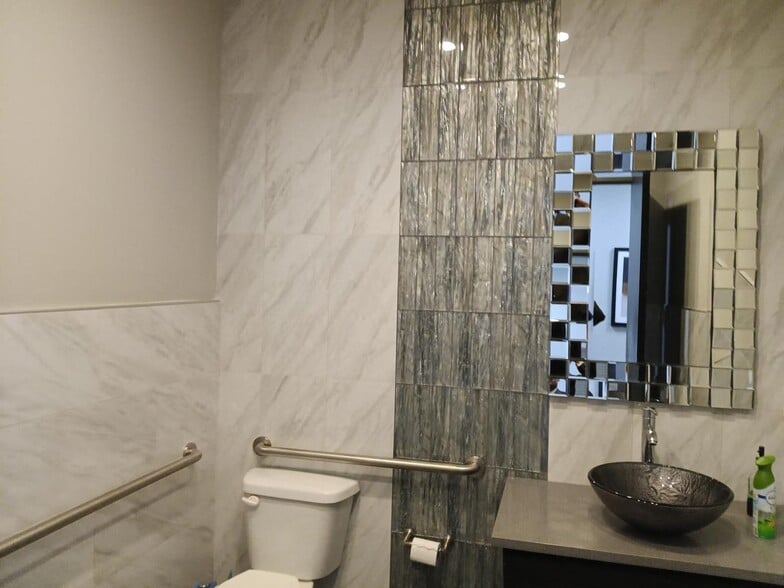 More Photos Of 5945 Peachtree Cors E, Peachtree Corners Flex For Sale