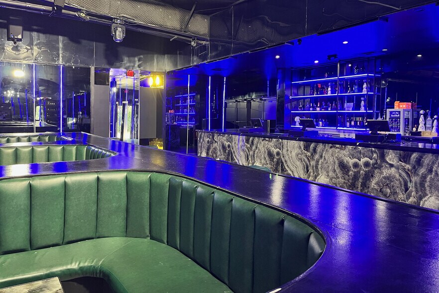 More Photos Of 5002 Washington Ave, Houston Bar For Lease