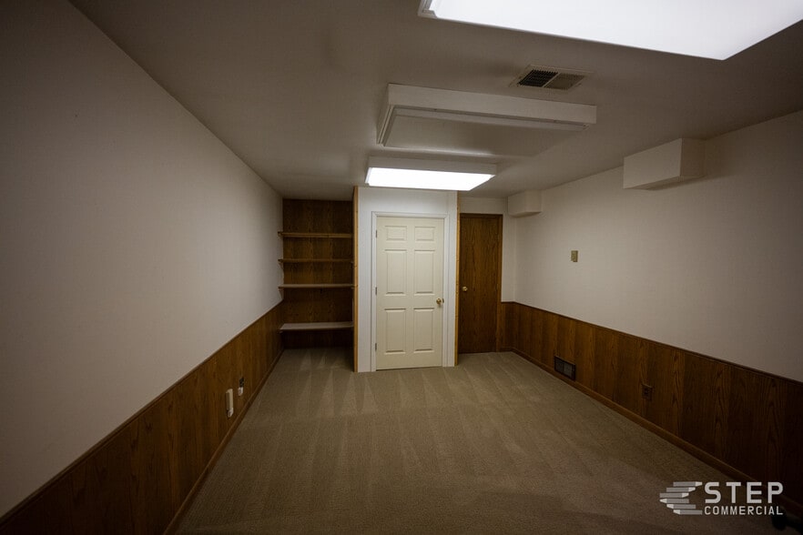 More Photos Of 425 15th St, Greeley Showroom For Sale