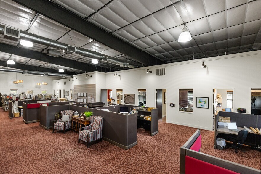 More Photos Of 102 Raley Blvd, Chico Flex For Sale