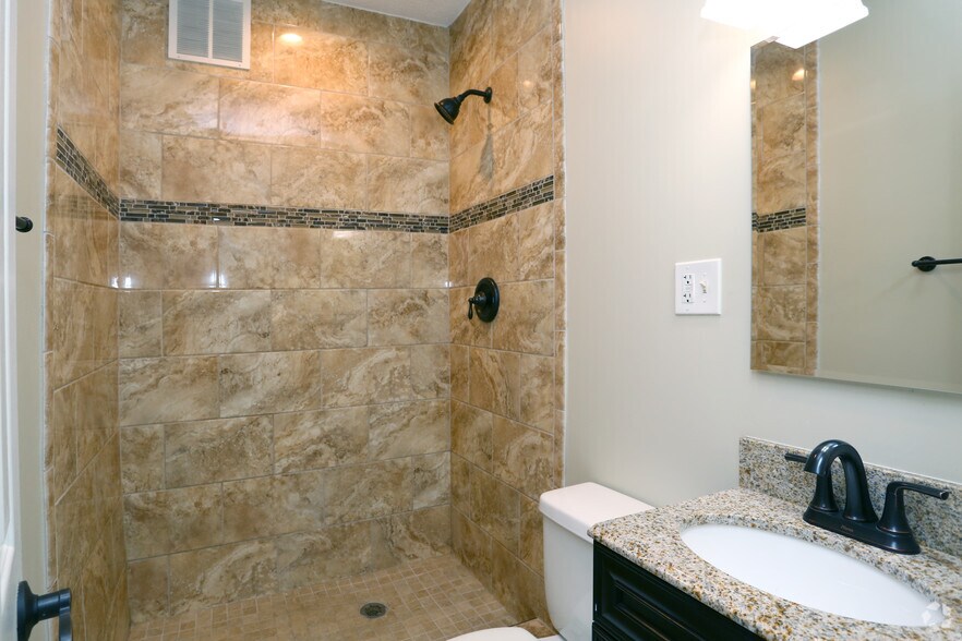 More Photos Of 7 S Stolp Ave, Aurora Apartments For Lease