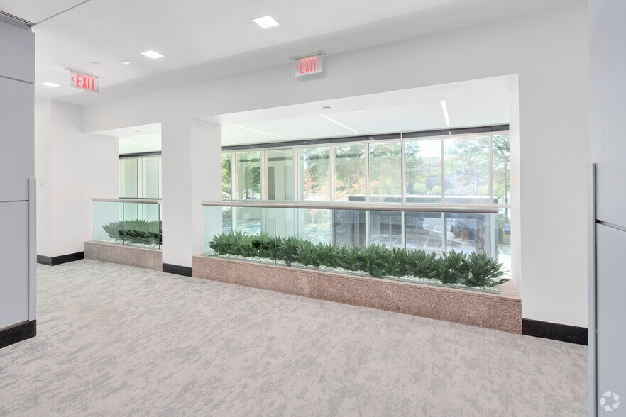 More Photos Of 13755 Sunrise Valley Dr, Herndon Office For Lease