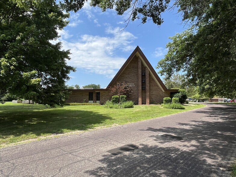 More Photos Of 1717 Highwood Ave, Pekin Office Residential For Sale