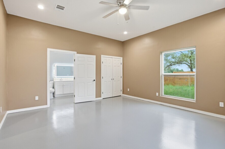 More Photos Of 17621 Stacey Ln, Lago Vista Lodge Meeting Hall For Lease