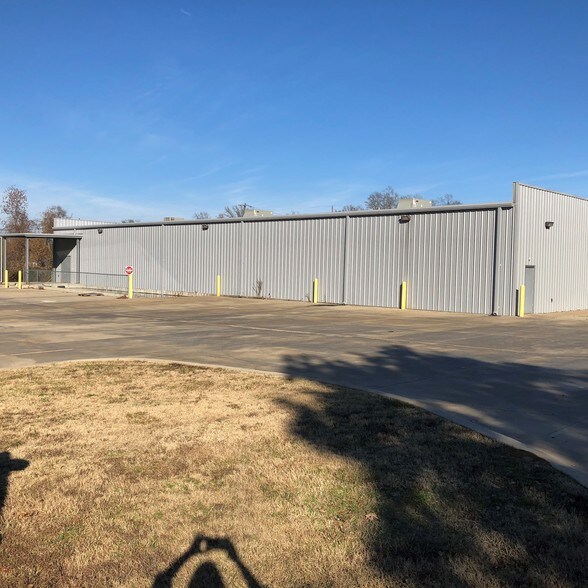 More Photos Of 1190 S Arkansas St, Springhill Drugstore For Lease