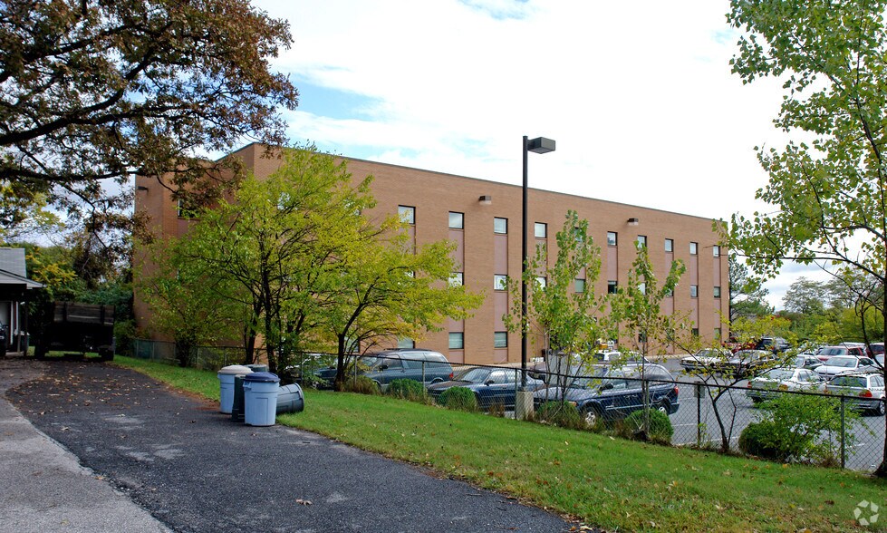 More Photos Of 8831 Satyr Hill Rd, Parkville Office For Lease