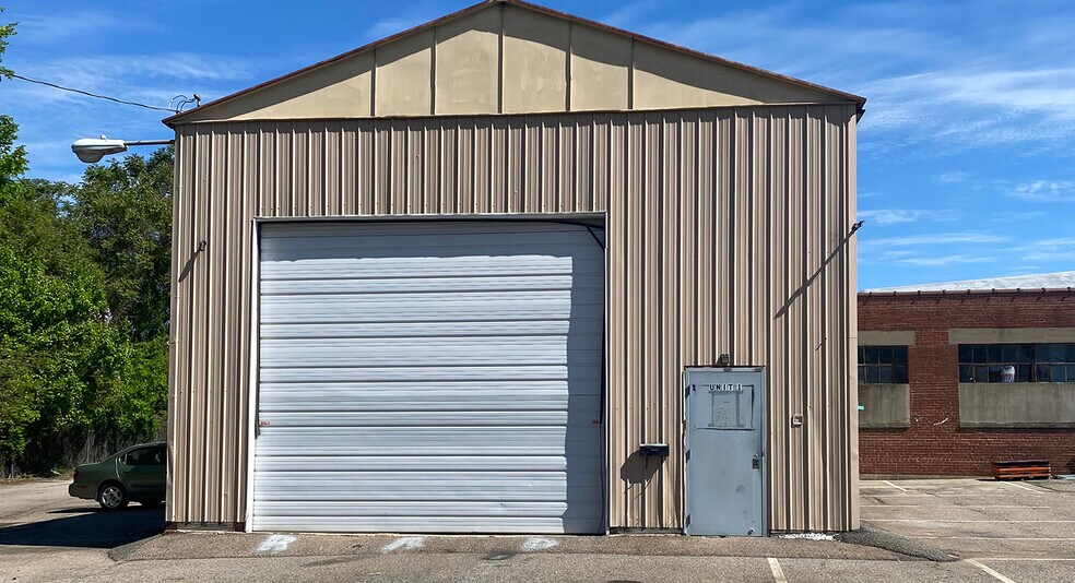 More Photos Of 711 Hospital St, Richmond Warehouse For Lease