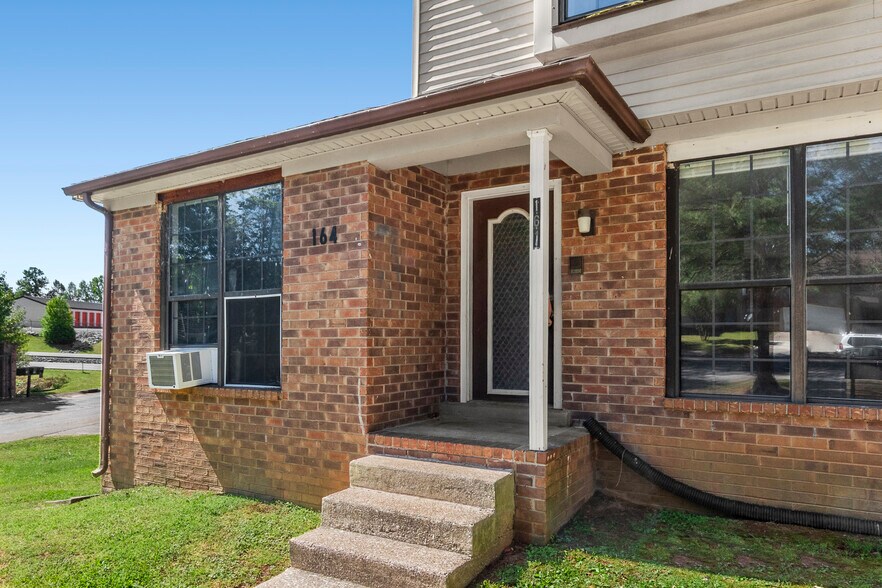 More Photos Of 162 Condor Ct, Clarksville Apartments For Sale