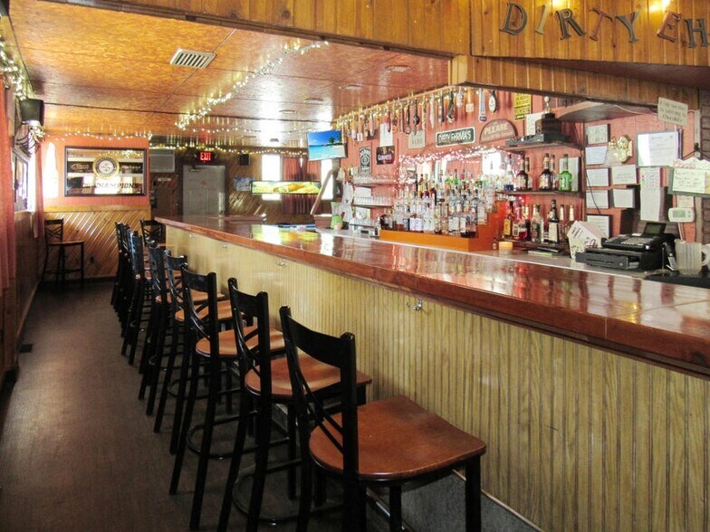 More Photos Of 6 Pickering St, Brookville Restaurant For Sale