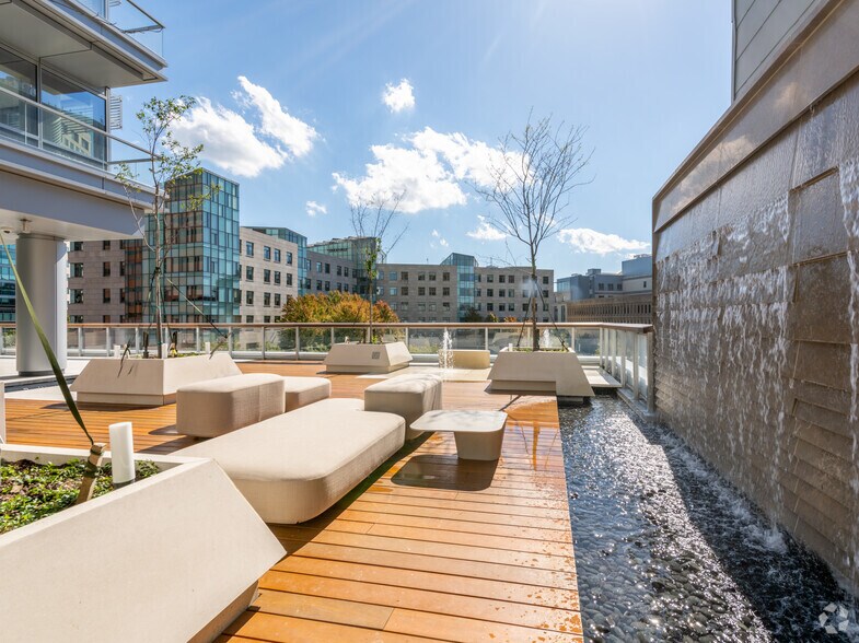 More Photos Of 165 Main St, Cambridge Apartments For Lease