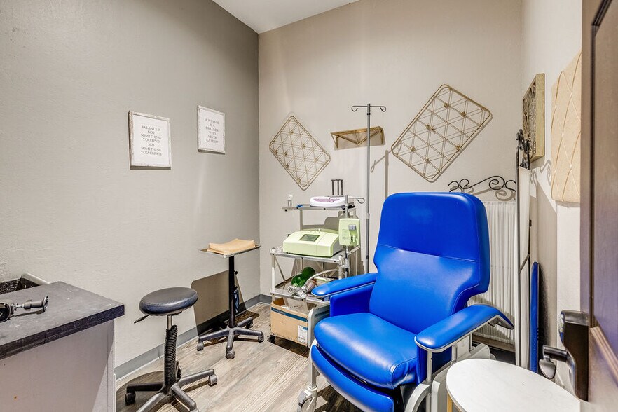 More Photos Of 7917 N May Ave, Oklahoma City Freestanding For Sale