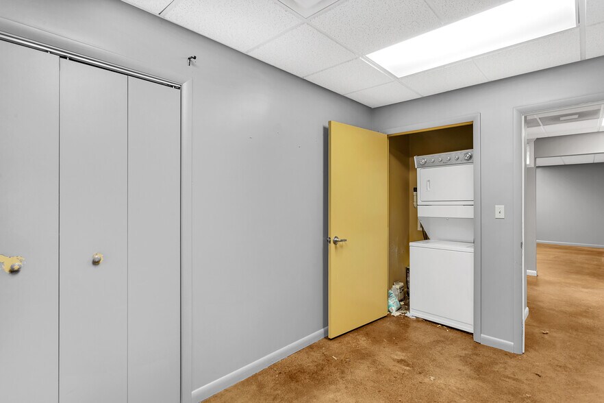 More Photos Of 4491 School Rd S, Export Freestanding For Lease