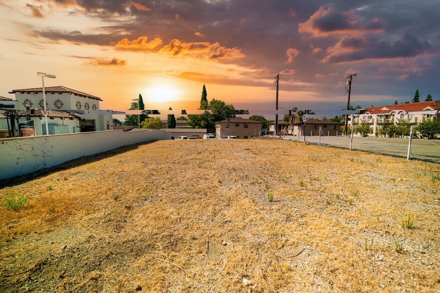 More Photos Of 150 W Whittier Blvd, La Habra Restaurant For Sale