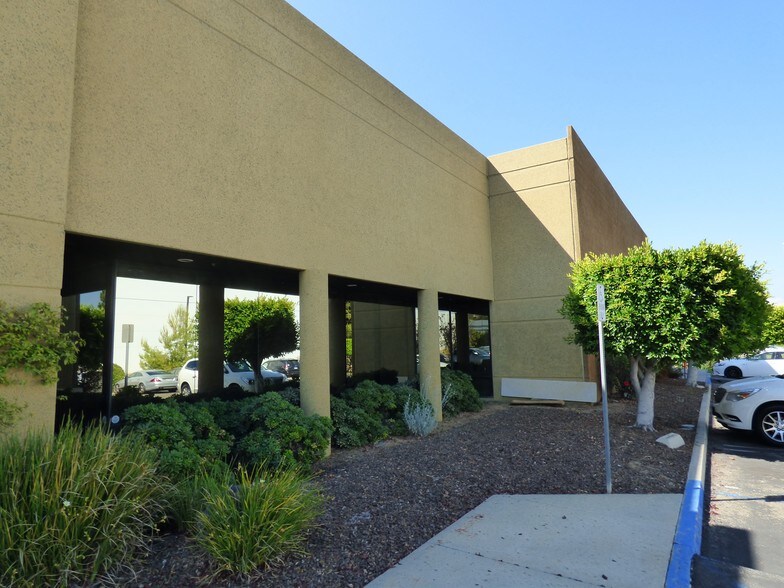 More Photos Of 2453 Cades Way, Vista Unknown For Lease