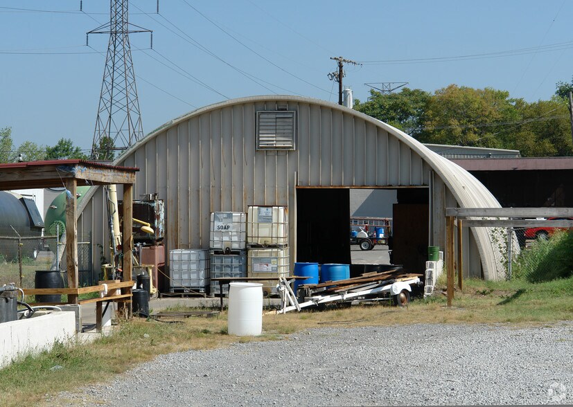 More Photos Of 45 Industry St, Nashville Distribution For Lease