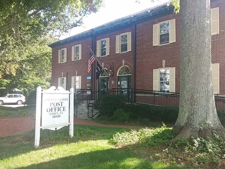 More Photos Of 12 Main St, Essex Office For Lease
