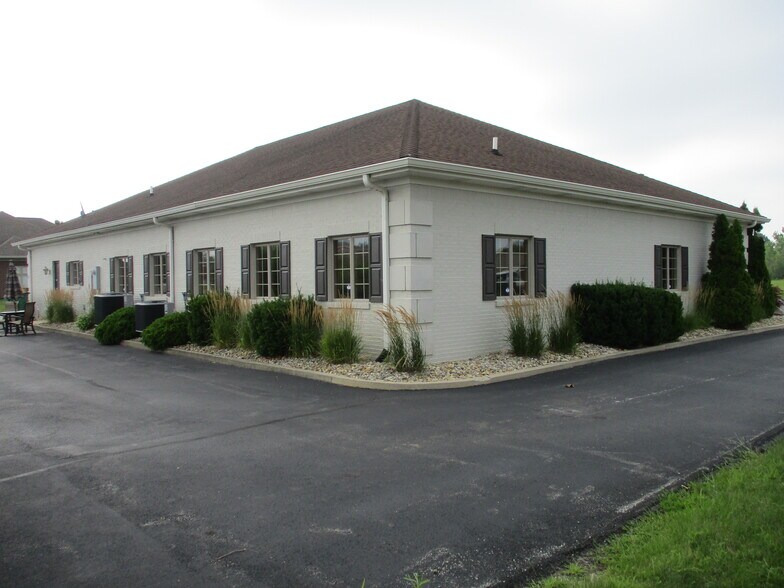 More Photos Of 660 Patrick Pl, Brownsburg Office For Sale